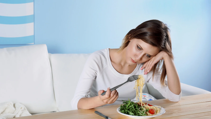 signs of eating disorders in women